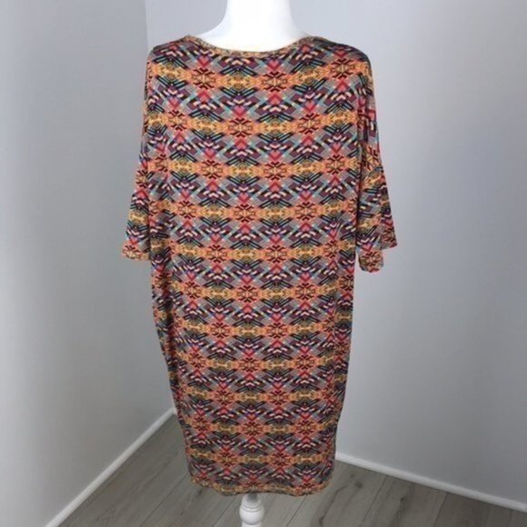 LuLaRoe Irma Short Sleeve Top Size M - Picture 4 of 5